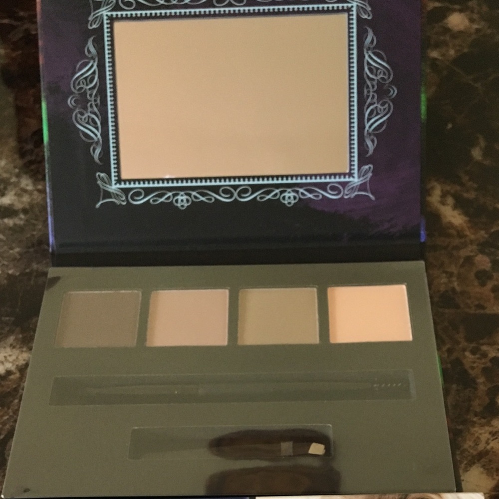 Brow palette